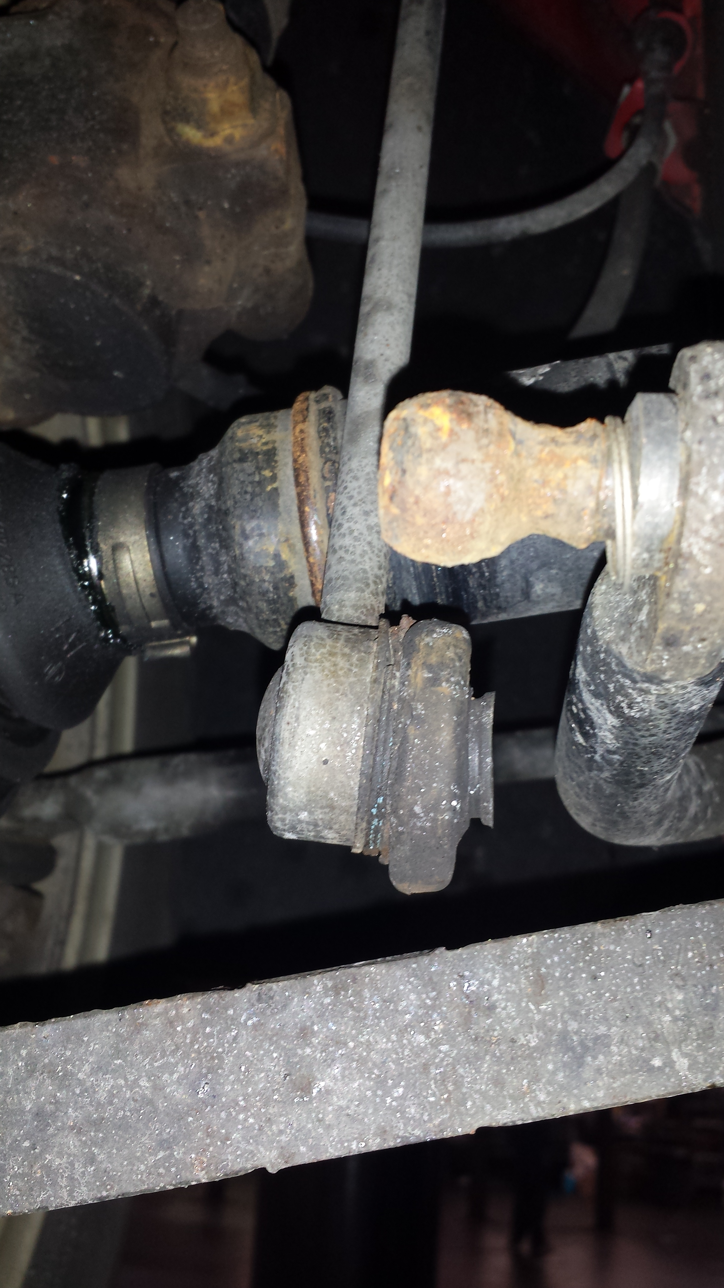 Failed VW swaybar link